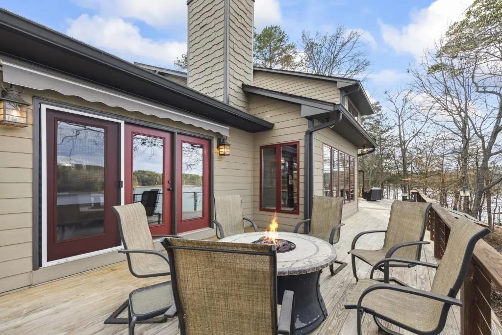 Toccoa, Georgia 30577, United States, 4 Bedrooms Bedrooms, ,4 BathroomsBathrooms,Residential,Pending,4413