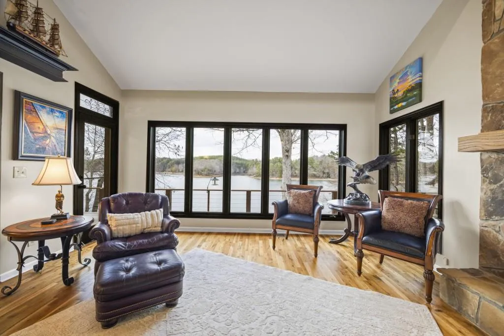 Toccoa, Georgia 30577, United States, 4 Bedrooms Bedrooms, ,4 BathroomsBathrooms,Residential,Pending,4413