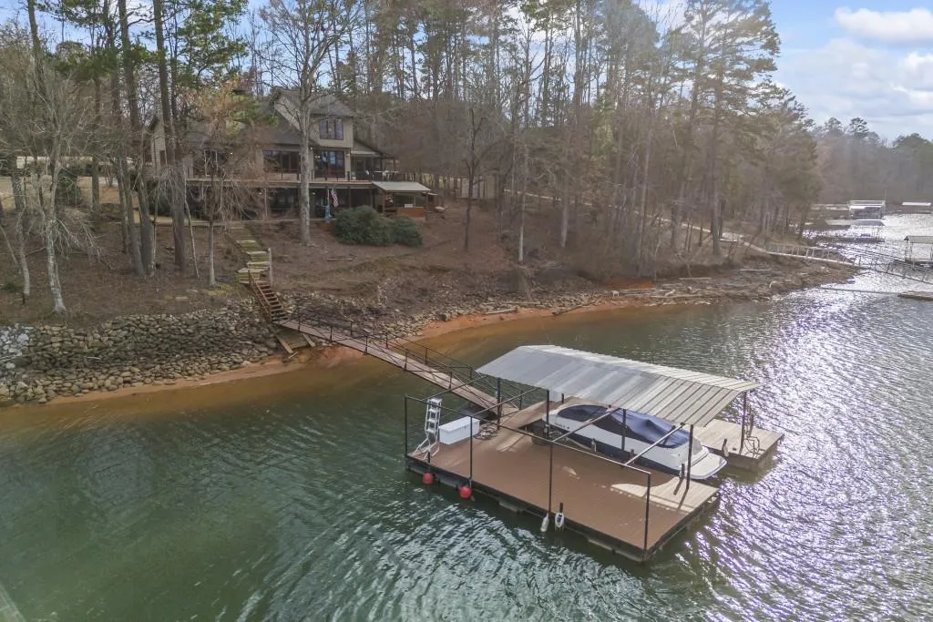 Toccoa, Georgia 30577, United States, 4 Bedrooms Bedrooms, ,4 BathroomsBathrooms,Residential,Pending,4413