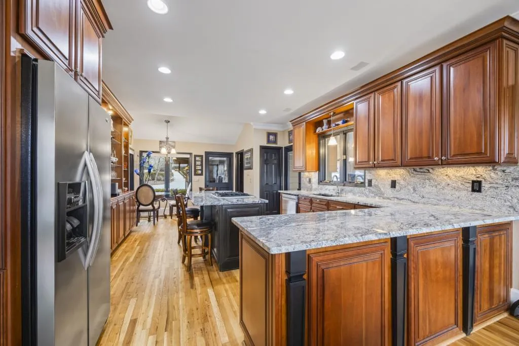 Toccoa, Georgia 30577, United States, 4 Bedrooms Bedrooms, ,4 BathroomsBathrooms,Residential,Pending,4413