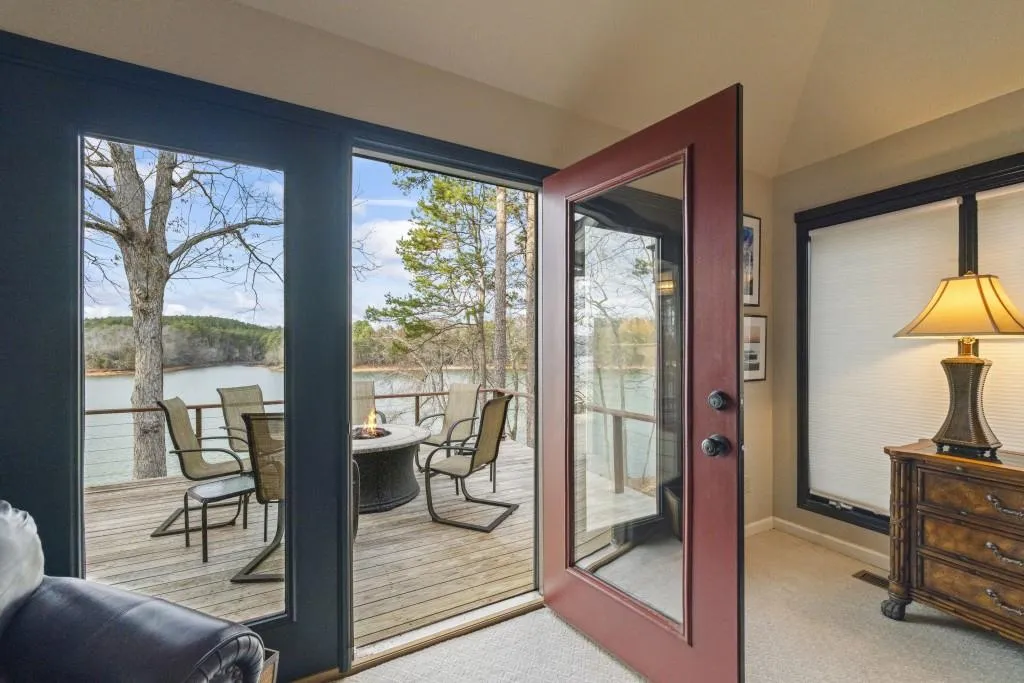 Toccoa, Georgia 30577, United States, 4 Bedrooms Bedrooms, ,4 BathroomsBathrooms,Residential,Pending,4413