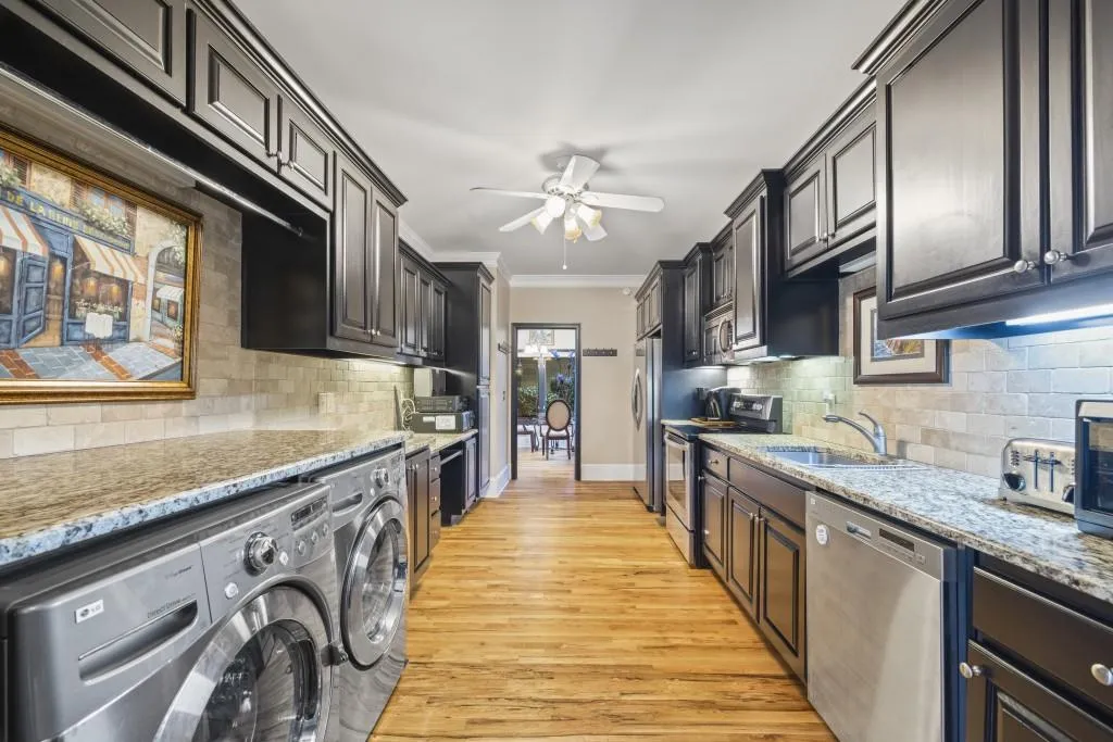 Toccoa, Georgia 30577, United States, 4 Bedrooms Bedrooms, ,4 BathroomsBathrooms,Residential,Pending,4413