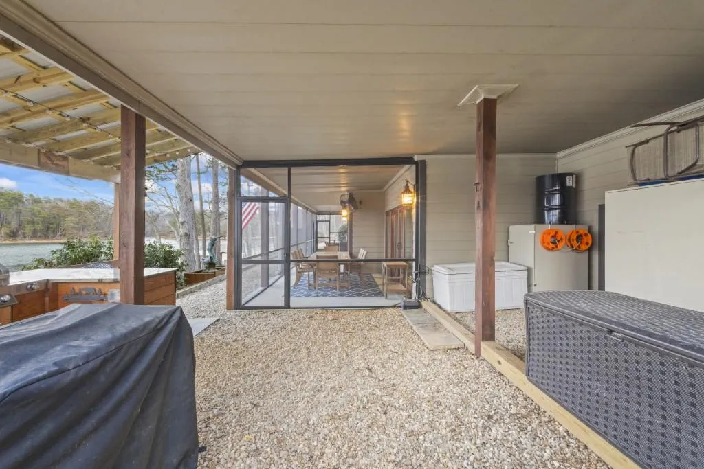 Toccoa, Georgia 30577, United States, 4 Bedrooms Bedrooms, ,4 BathroomsBathrooms,Residential,Pending,4413