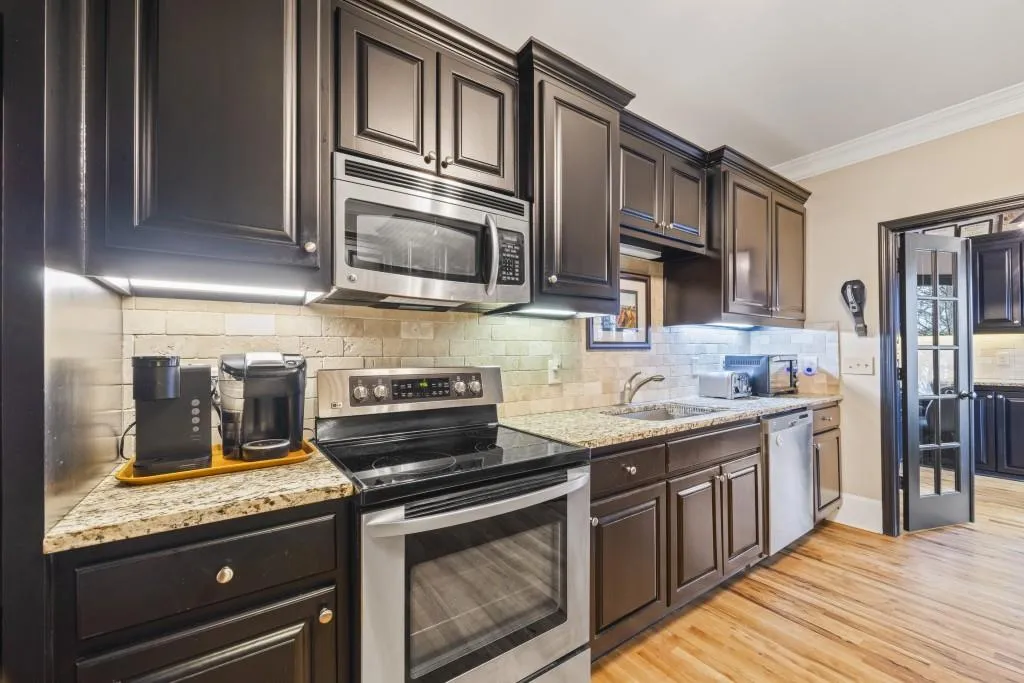 Toccoa, Georgia 30577, United States, 4 Bedrooms Bedrooms, ,4 BathroomsBathrooms,Residential,Pending,4413