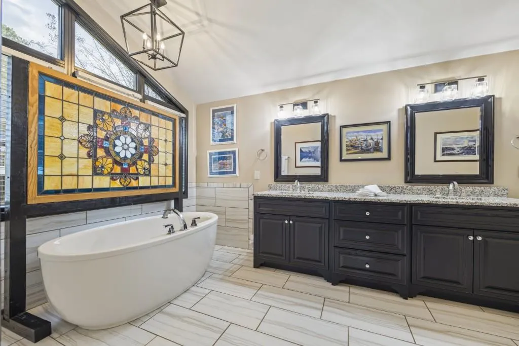 Toccoa, Georgia 30577, United States, 4 Bedrooms Bedrooms, ,4 BathroomsBathrooms,Residential,Pending,4413