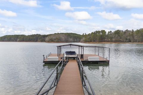 A home in Toccoa