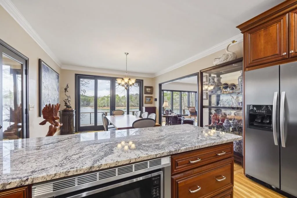 Toccoa, Georgia 30577, United States, 4 Bedrooms Bedrooms, ,4 BathroomsBathrooms,Residential,Pending,4413