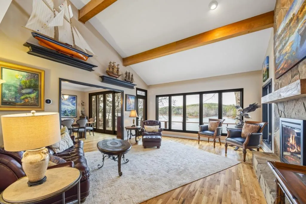 Toccoa, Georgia 30577, United States, 4 Bedrooms Bedrooms, ,4 BathroomsBathrooms,Residential,Pending,4413