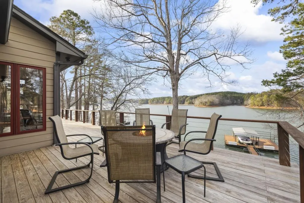 Toccoa, Georgia 30577, United States, 4 Bedrooms Bedrooms, ,4 BathroomsBathrooms,Residential,Pending,4413