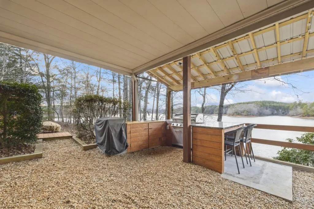 Toccoa, Georgia 30577, United States, 4 Bedrooms Bedrooms, ,4 BathroomsBathrooms,Residential,Pending,4413