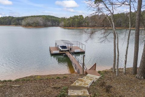 A home in Toccoa