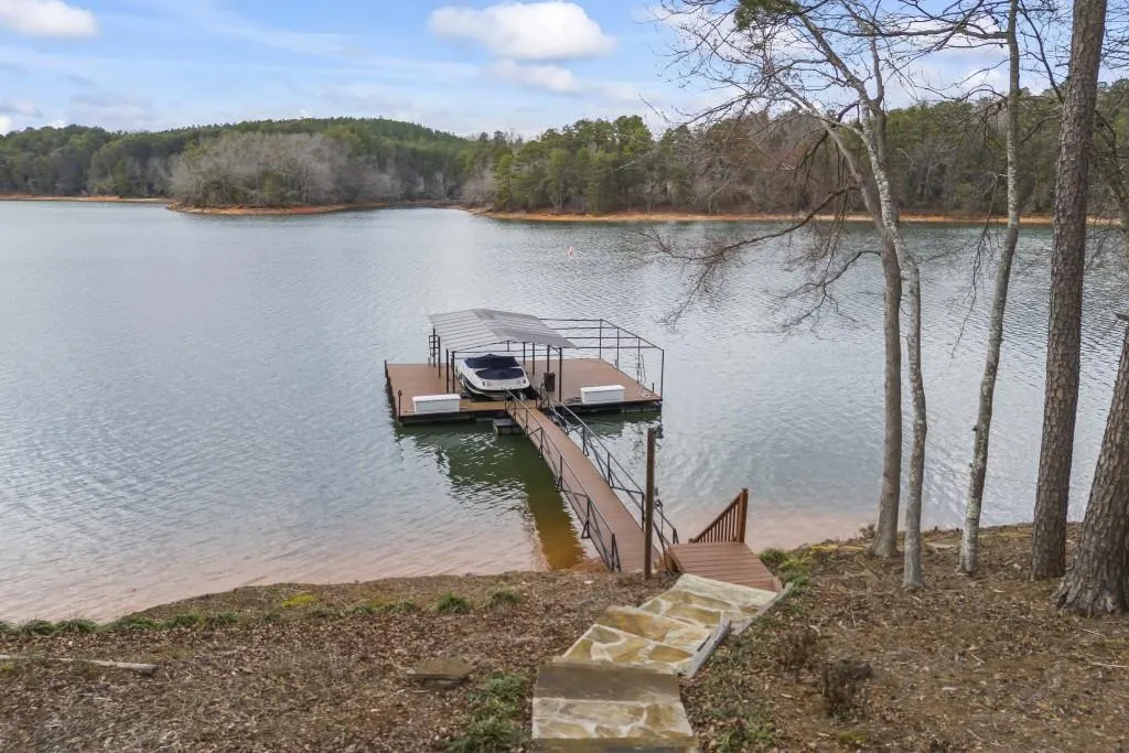 Toccoa, Georgia 30577, United States, 4 Bedrooms Bedrooms, ,4 BathroomsBathrooms,Residential,Pending,4413