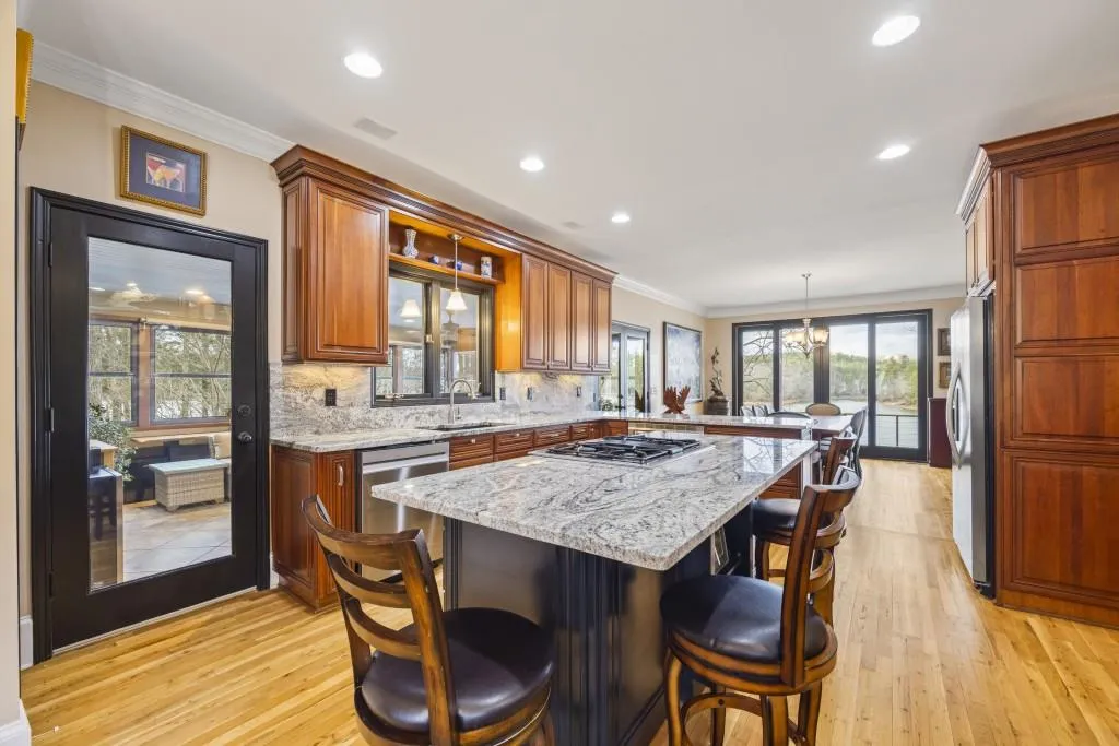 Toccoa, Georgia 30577, United States, 4 Bedrooms Bedrooms, ,4 BathroomsBathrooms,Residential,Pending,4413