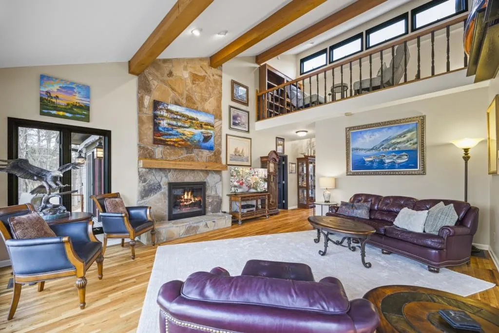 Toccoa, Georgia 30577, United States, 4 Bedrooms Bedrooms, ,4 BathroomsBathrooms,Residential,Pending,4413