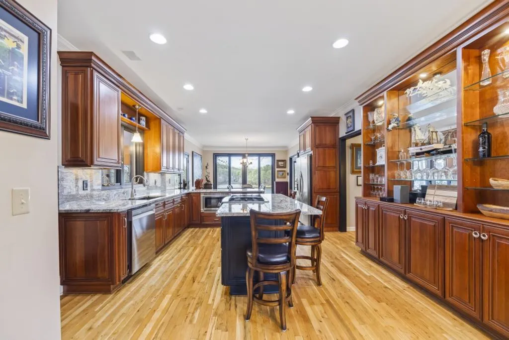 Toccoa, Georgia 30577, United States, 4 Bedrooms Bedrooms, ,4 BathroomsBathrooms,Residential,Pending,4413