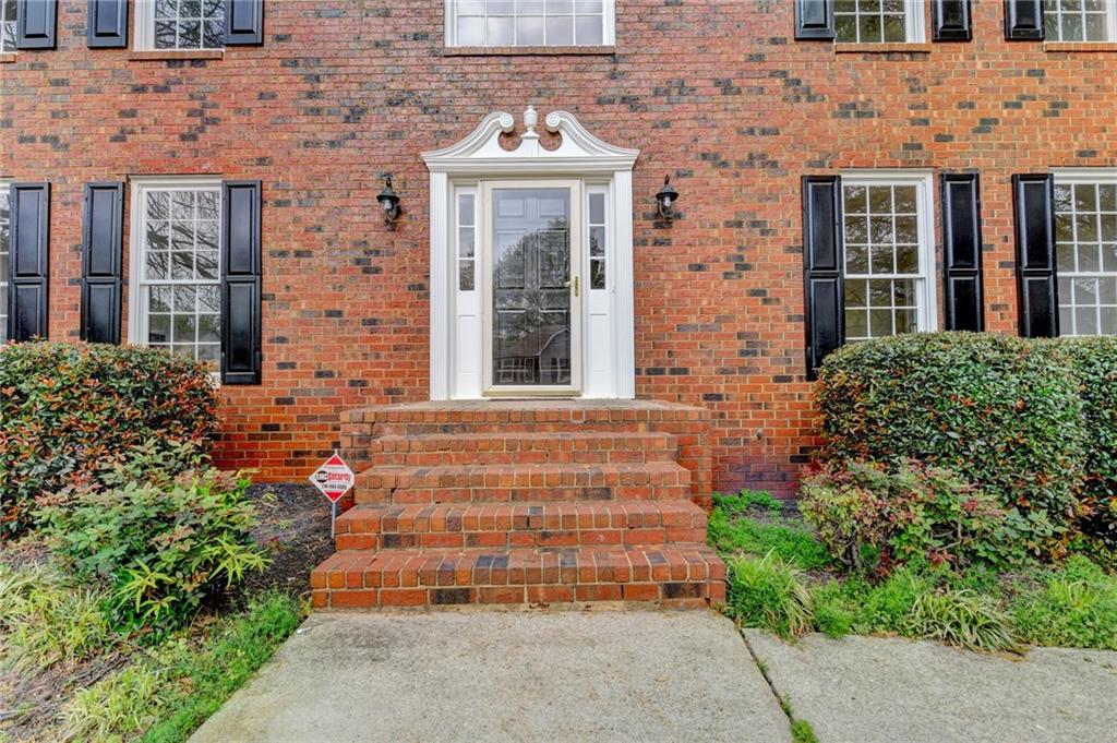 2451 Meadowglen Trail