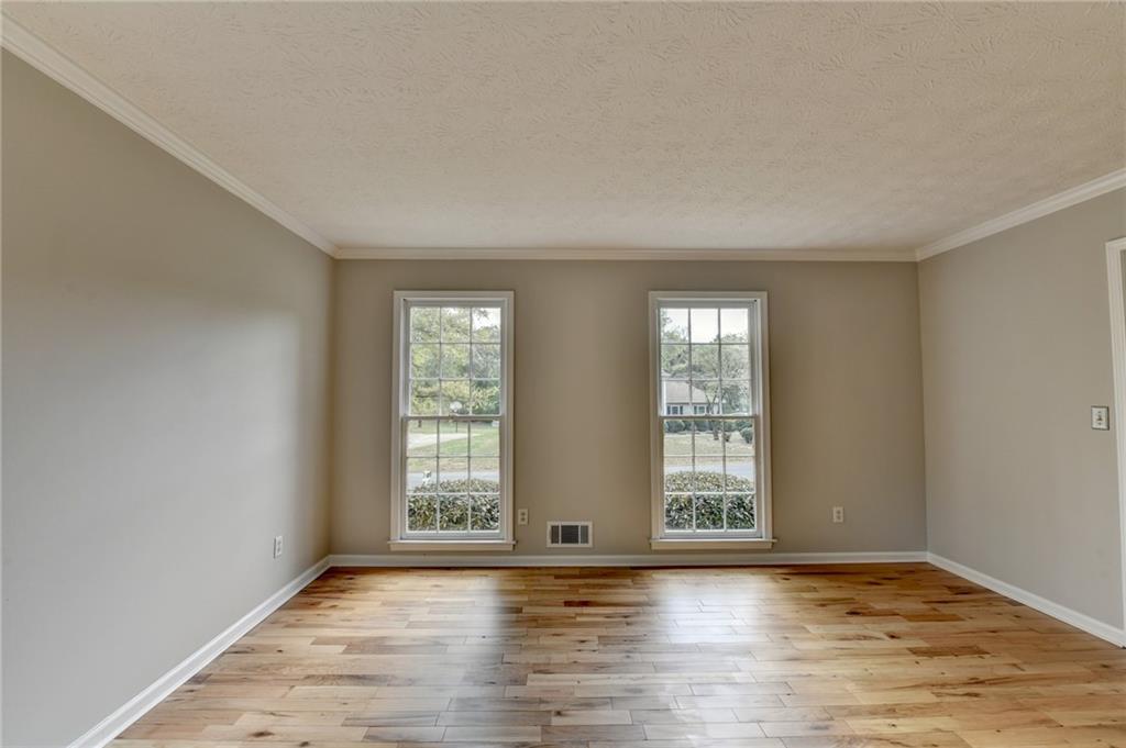 2451 Meadowglen Trail