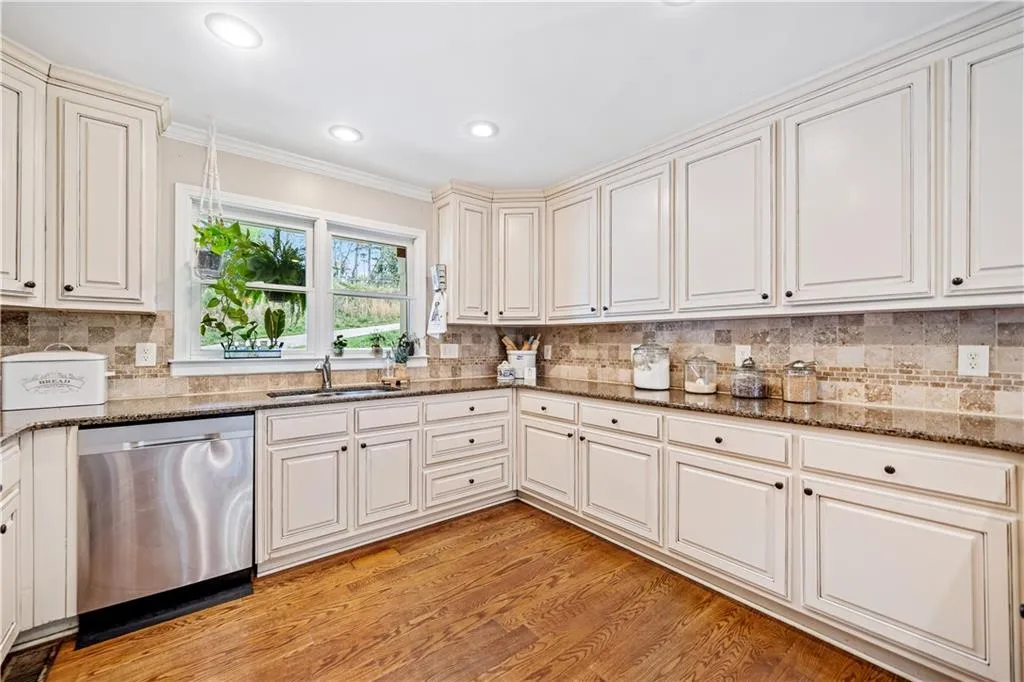 Ball Ground, Georgia 30107, United States, 3 Bedrooms Bedrooms, ,4 BathroomsBathrooms,Residential,Active,110374