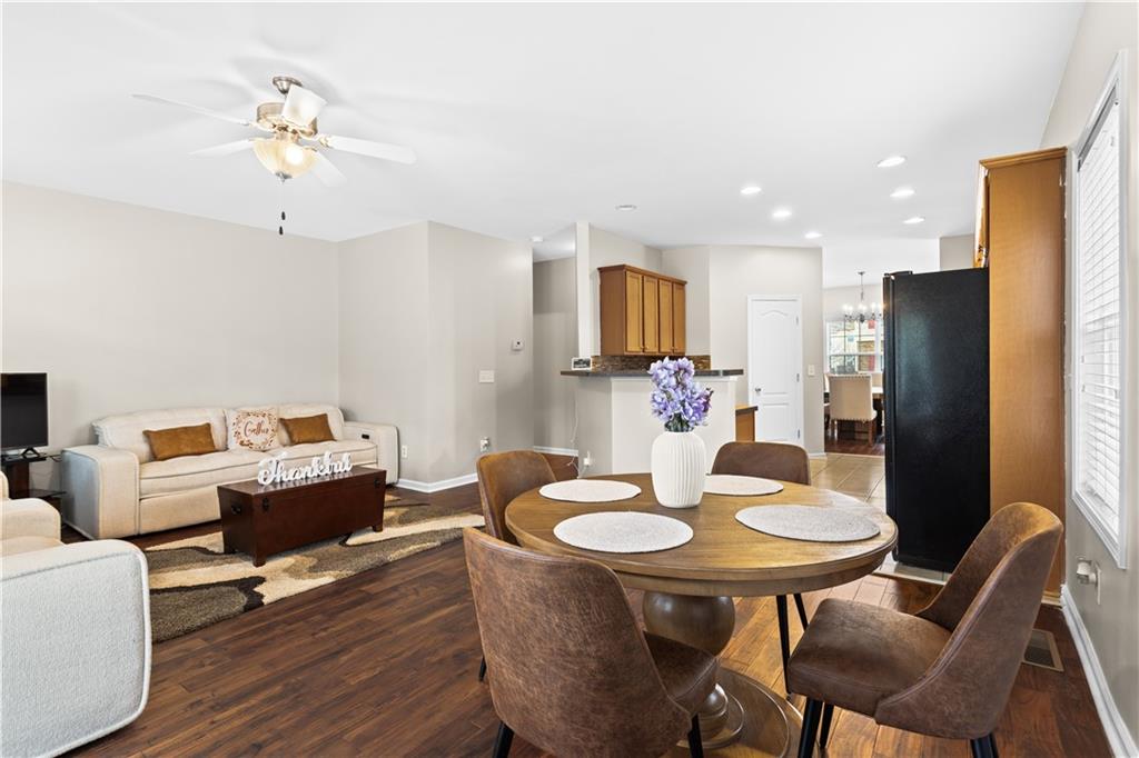 2462 SUWANEE POINTE Drive