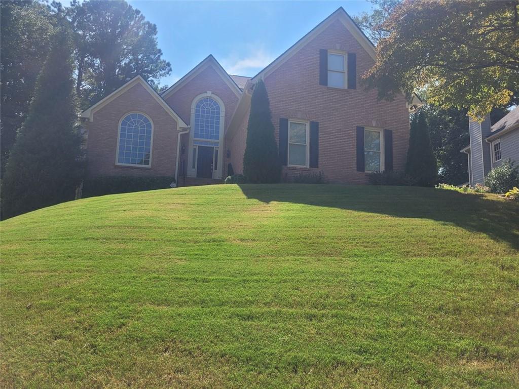 Spacious 4BR/2.5BA in Richland!
Enjoy the main and upper levels of this beautifully updated home featuring hardwoods, granite kitchen, vaulted living room with fireplace, and a luxurious master suite on the main. Upstairs offers 3 large bedrooms and an updated full bath. Nearly 1-acre lot with private backyard, pergola, and fire pit. Located in the desirable Collins Hill school district with swim/tennis amenities and easy access to shopping & dining. (Owner resides in finished basement with separate entry.)