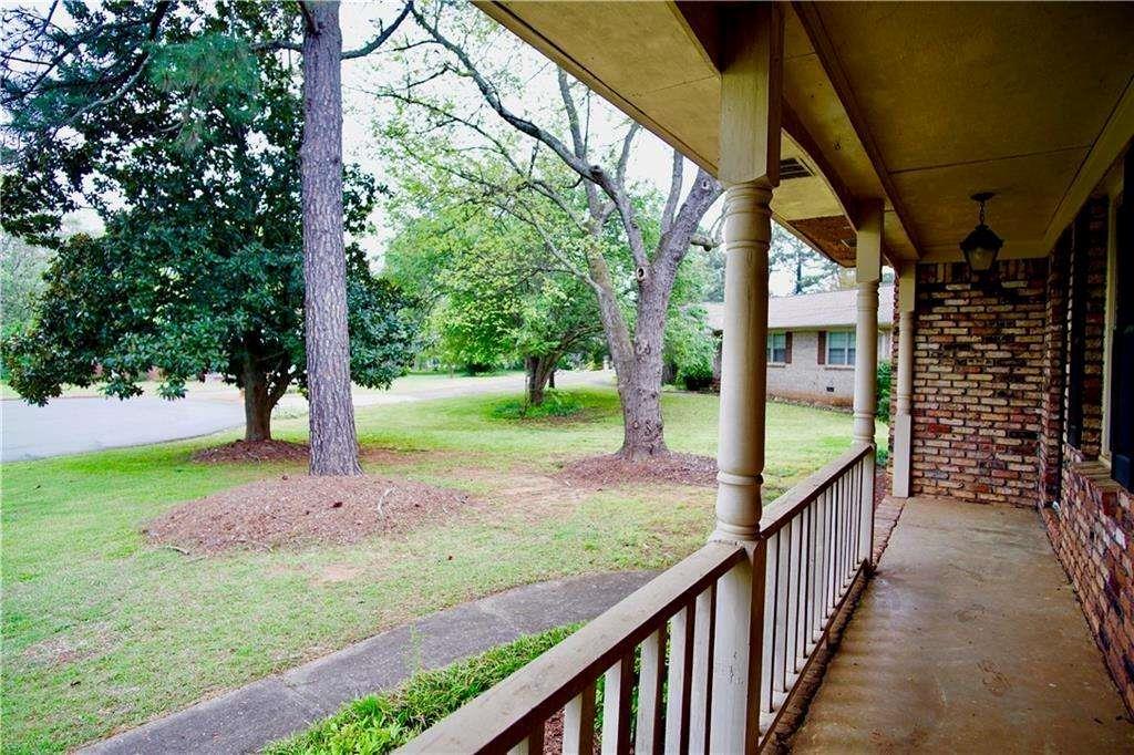 1838 Cates Court, Snellville, Georgia image 3