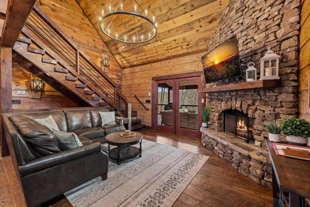 127 Twin Creeks Road