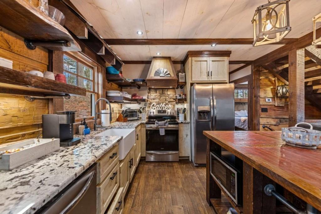 127 Twin Creeks Road