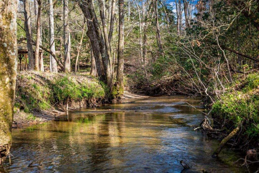 127 Twin Creeks Road