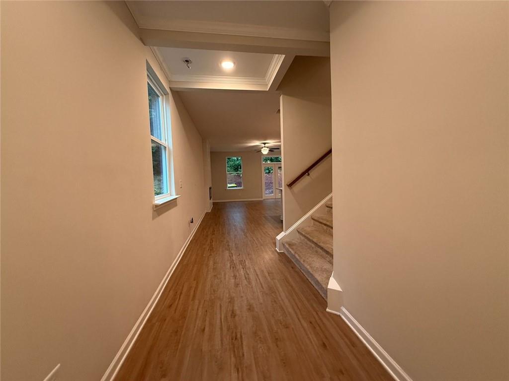 1127 Lucan Lane