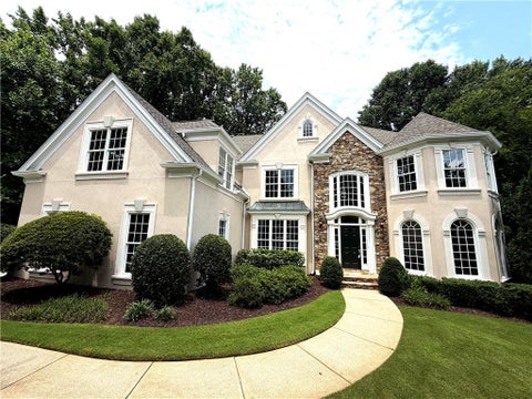 Homes For Sale - 6130 Banbury Court<br/> Forsyth County, Suwanee, GA 30024
