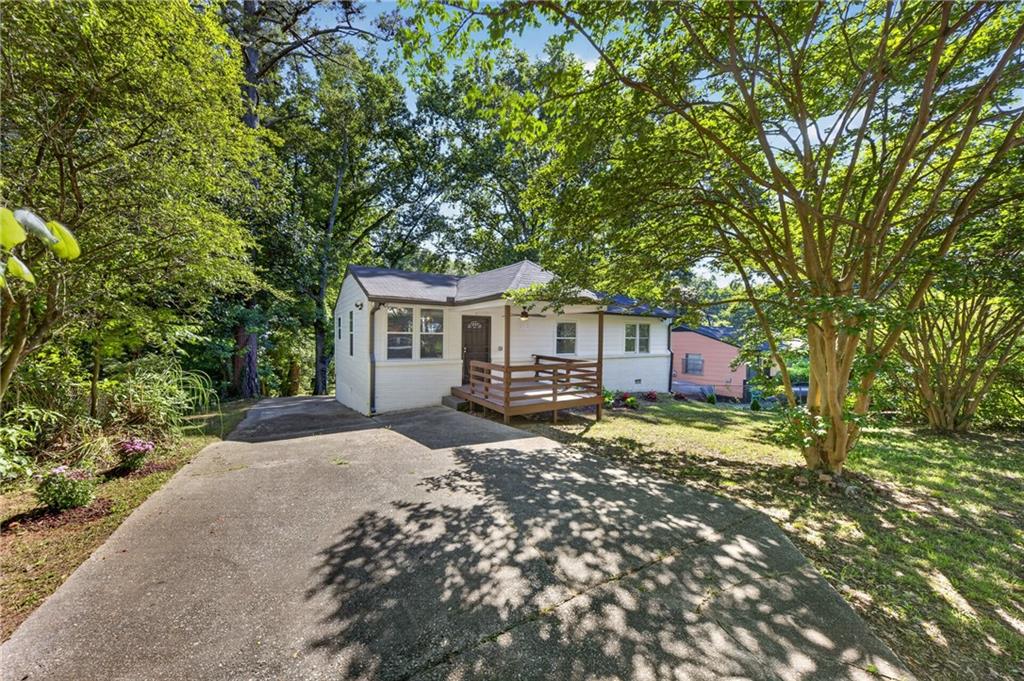 931 Stonewall Drive SE