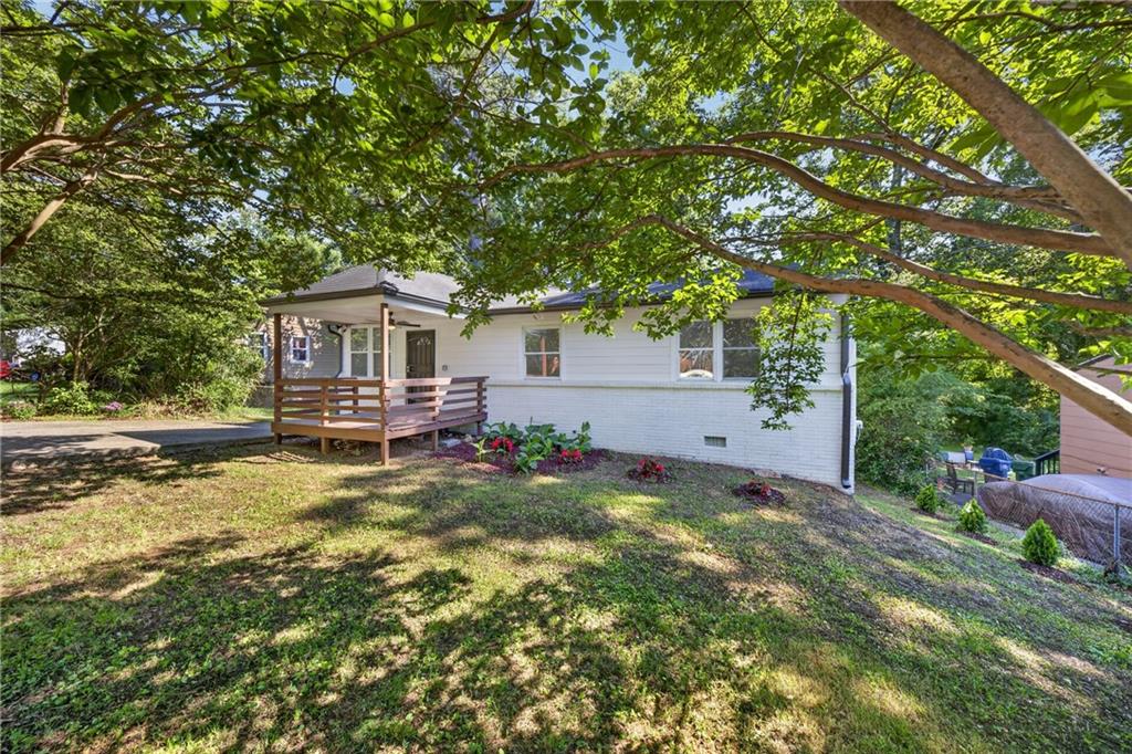 931 Stonewall Drive SE