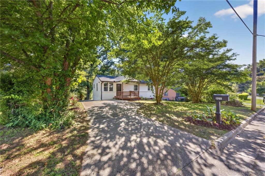 931 Stonewall Drive SE