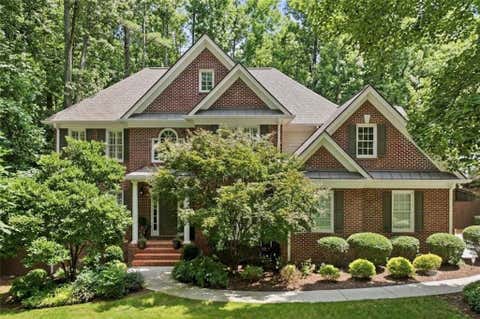 Homes For Sale - 725 Quarterpath Lane<br/> Alpharetta, GA 30004