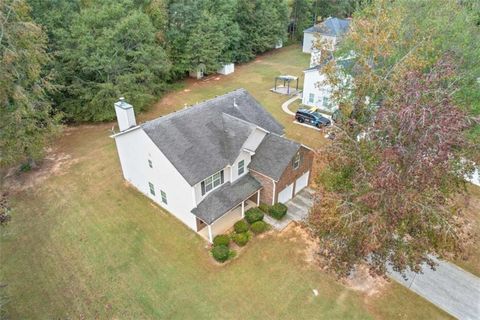 A home in Fairburn