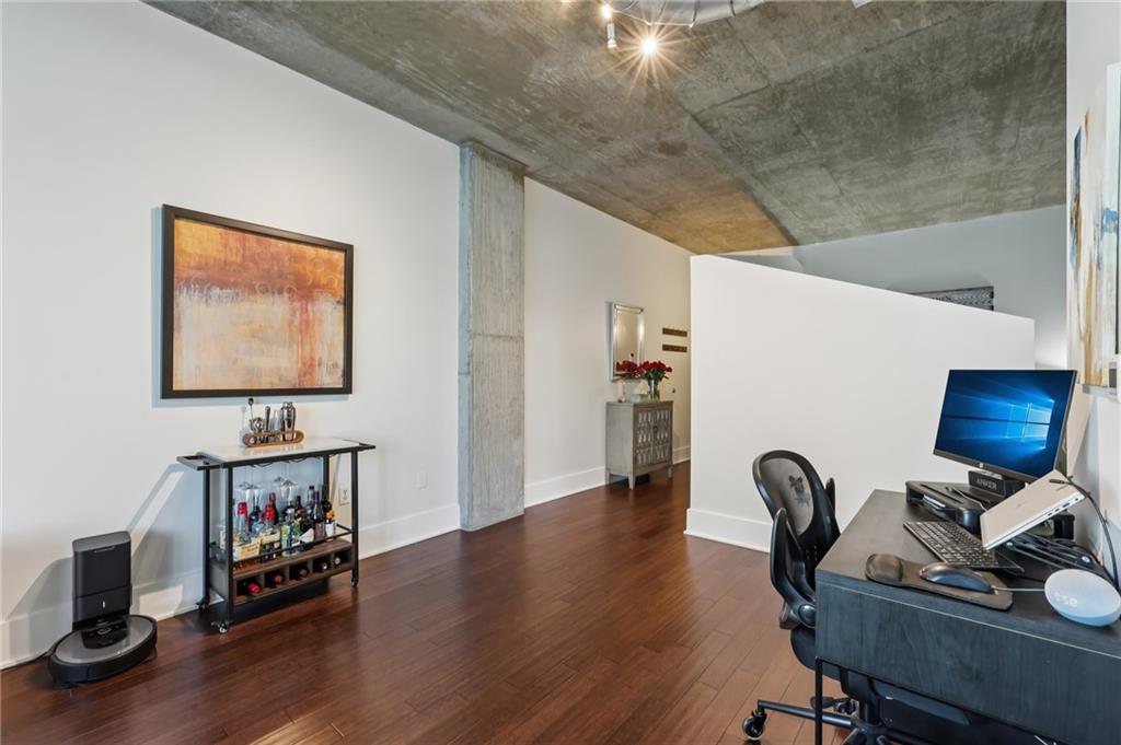 943 Peachtree Street NE 705