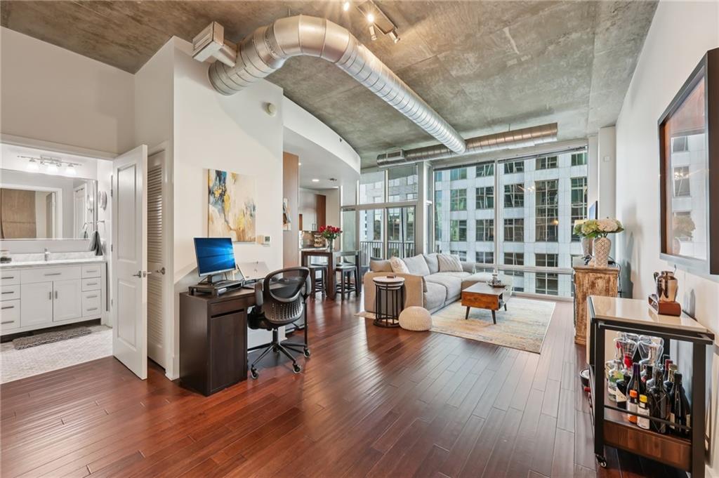 943 Peachtree Street NE 705