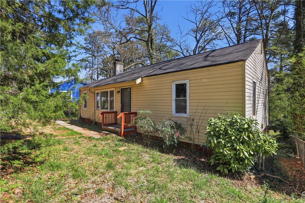 1100 Edgefield Drive SW