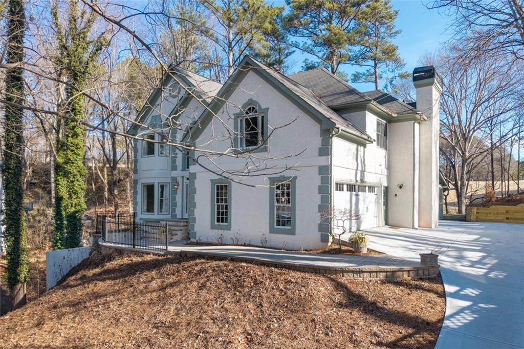 9570 Huntcliff Trace