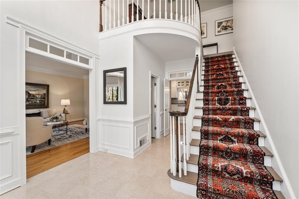 9570 Huntcliff Trace