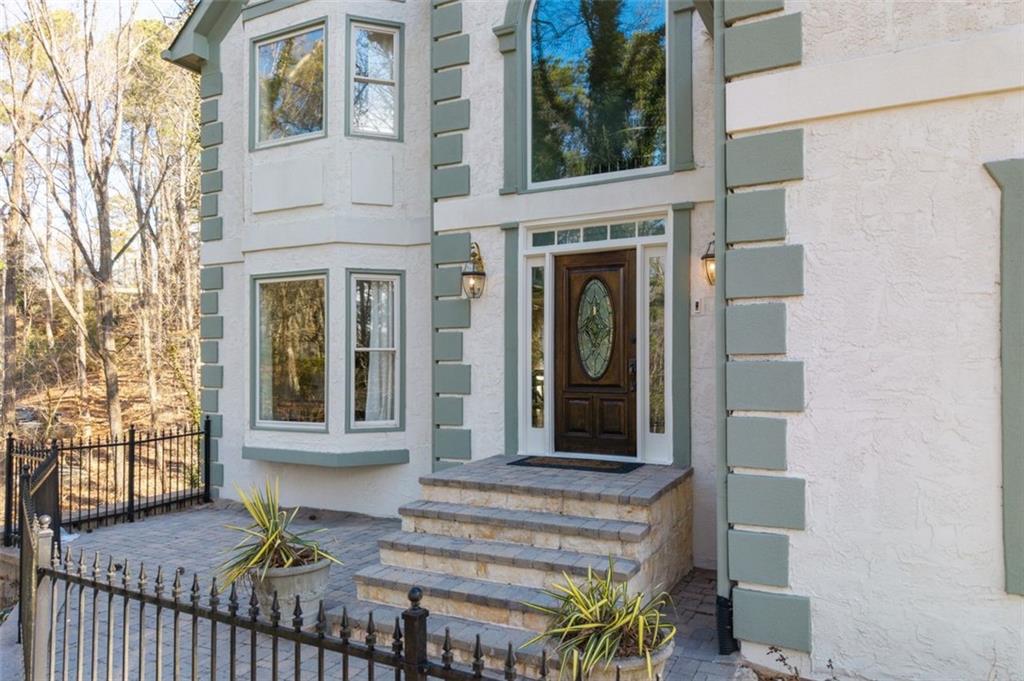 9570 Huntcliff Trace