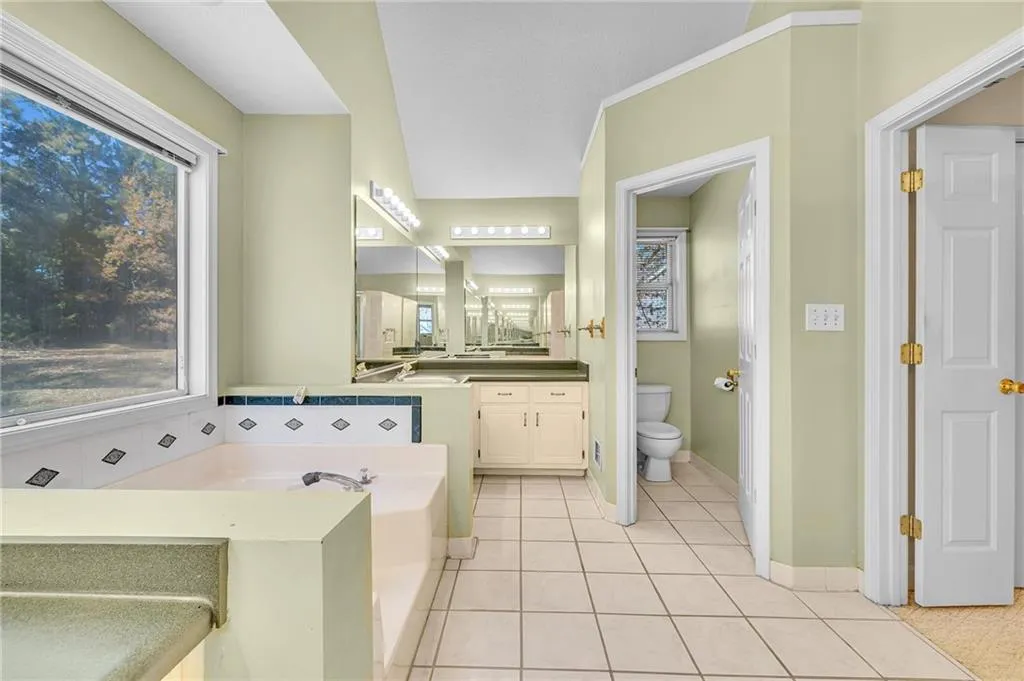 Hampton, Georgia 30228, United States, 4 Bedrooms Bedrooms, ,3 BathroomsBathrooms,Residential,Coming Soon,238691