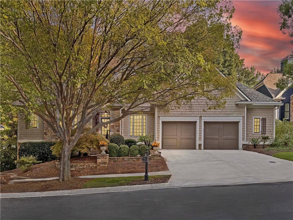 2940 Woodvale Court