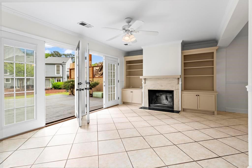 1021 Riverbend Club Drive SE