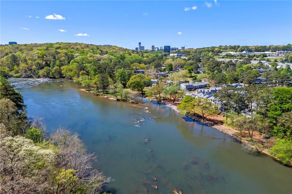 1021 Riverbend Club Drive SE
