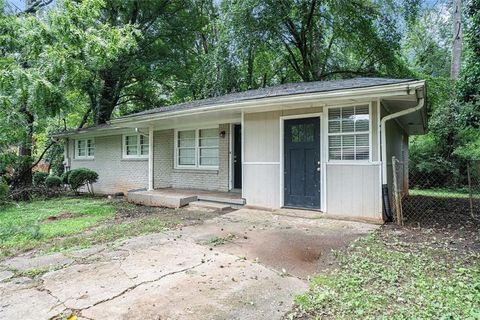 Homes For Sale - 4009 Kirksford Drive<br/> Decatur, GA 30035