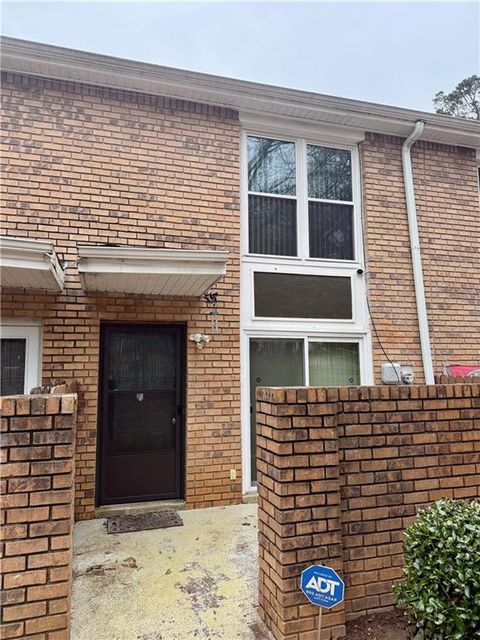 Townhouse For Sale - 4701 Flat Shoals Road #12F<br/> Union City, GA 30291