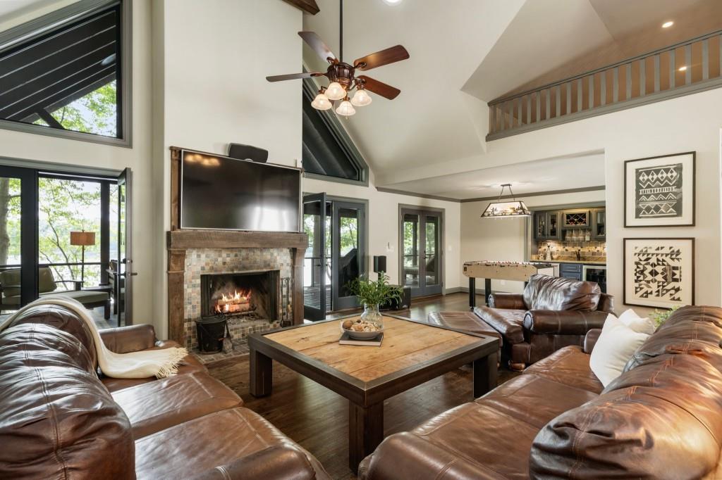 221 Hickory Nut Trail