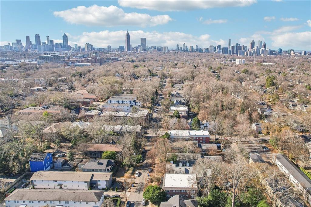 996 Greenwood Avenue NE