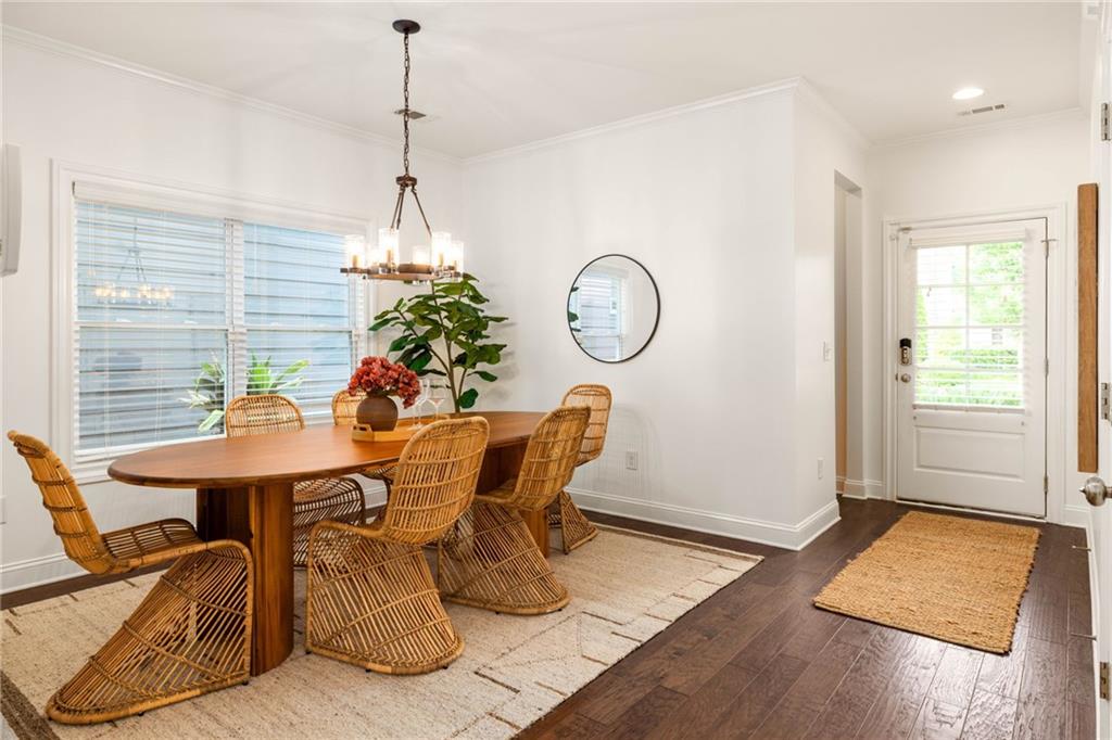 1052 Johnson Grove